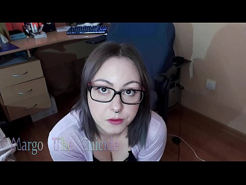 ❤️ Σέξι κορίτσι με γυαλιά πιπιλίζει Dildo βαθιά στην κάμερα ️❌  στο el.mailkassa.ru ️